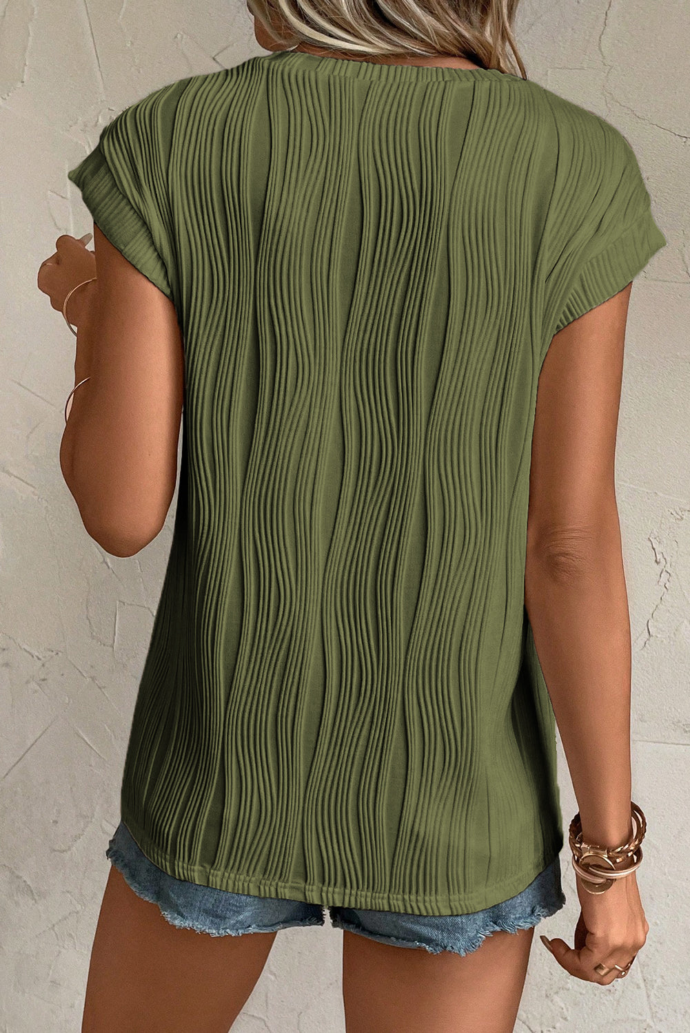 Black Wavy Texture Cap Sleeve Top | Dia&Popo