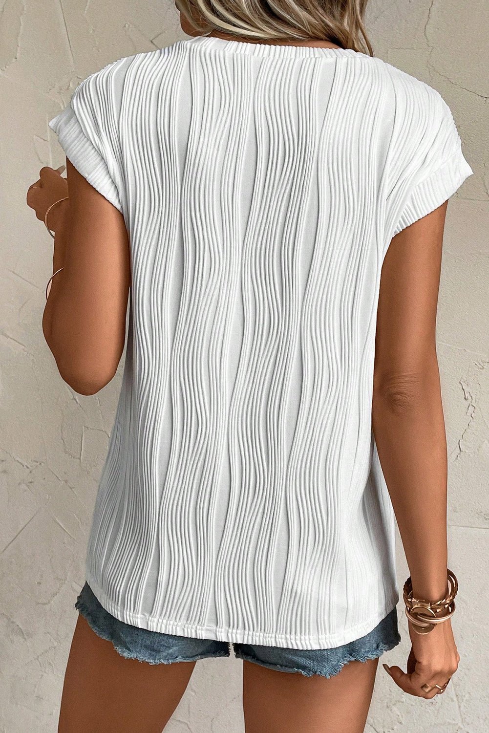 Black Wavy Texture Cap Sleeve Top | Dia&Popo