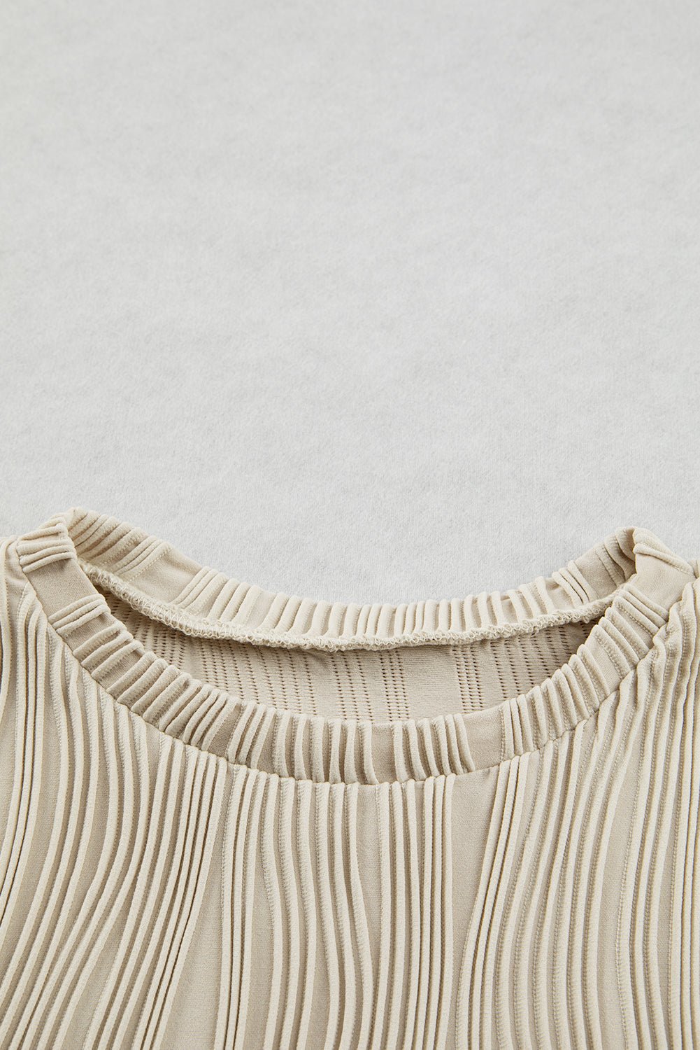 Black Wavy Texture Cap Sleeve Top | Dia&Popo
